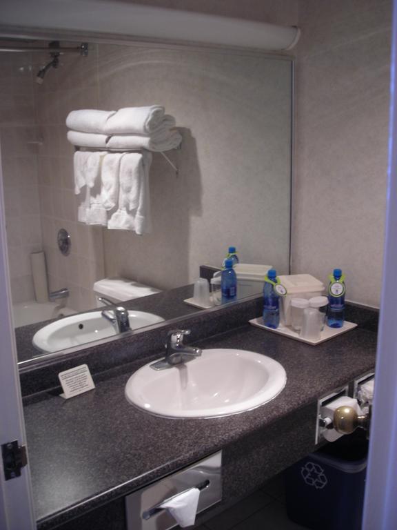 Quality Hotel Downtown-Inn At False Creek Vancouver Quarto foto